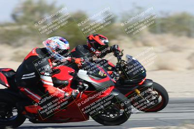 media/Dec-01-2025-Moto Forza (Mon) [[2daa91e15f]]/2-Intermediate Group/Session 3 (Turn 7 Inside Pans)/